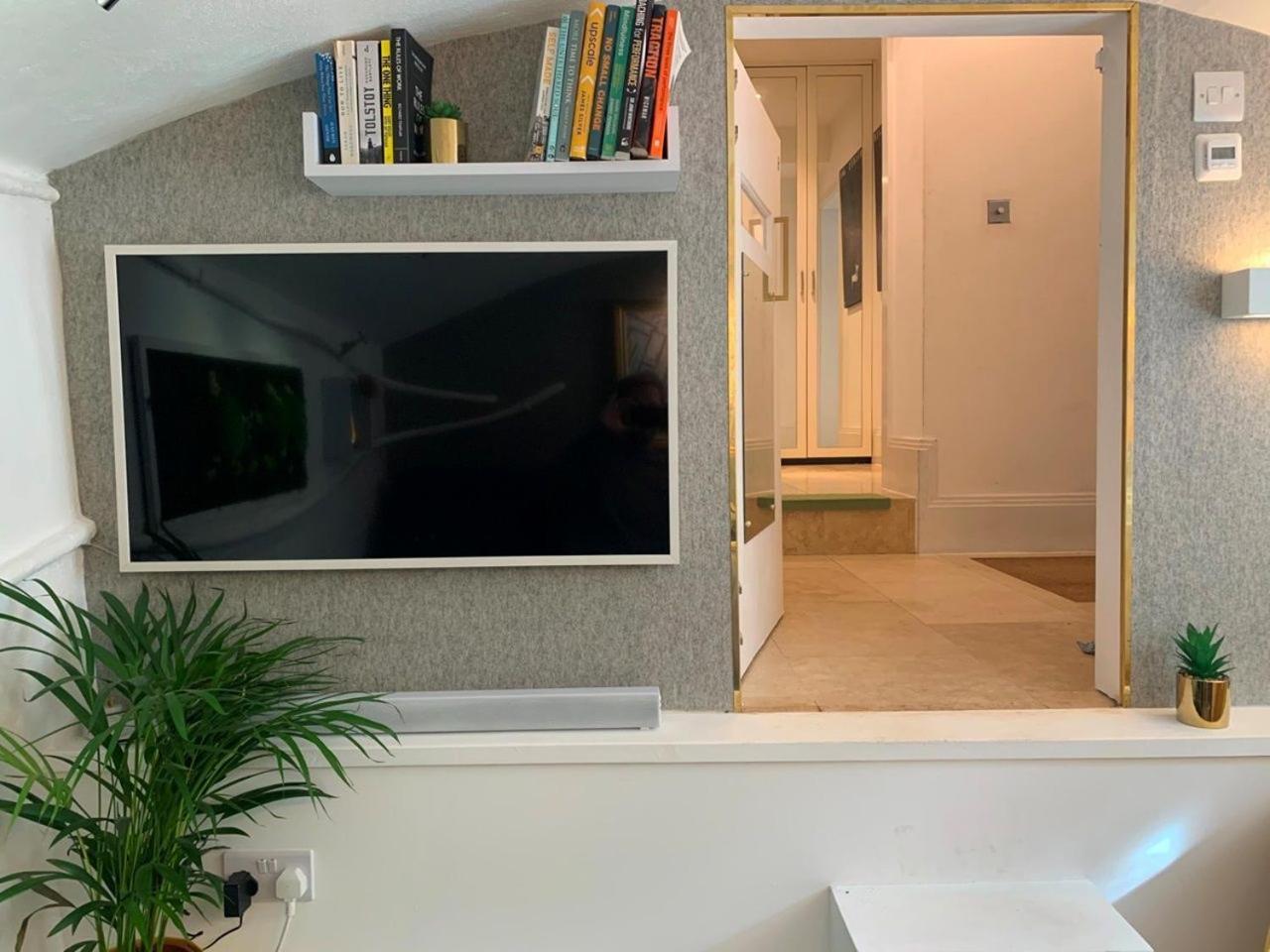Stylish Apartment With Bbq Kensington Londra Dış mekan fotoğraf